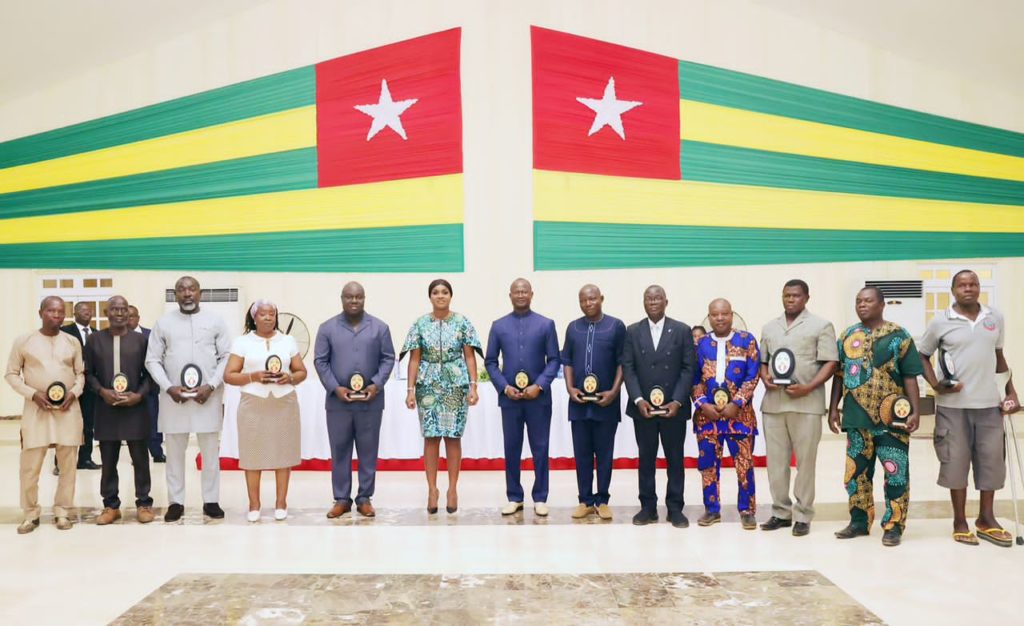 Célébration Et Reconnaissance Par La Présidence De La République Togolaise De Ses Agents Admis À La Retraite