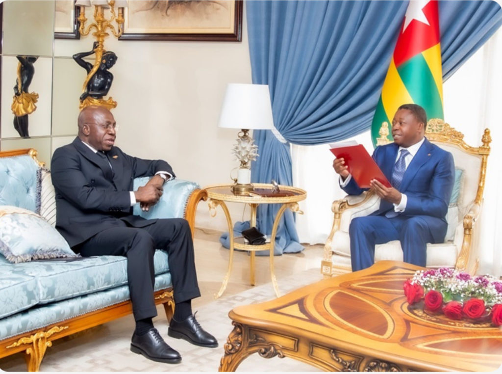 Diplomatie, Paix Et Sécurité En Afrique : Le Chef De L’Etat A Reçu Un émissaire De Son Homologue Angolais