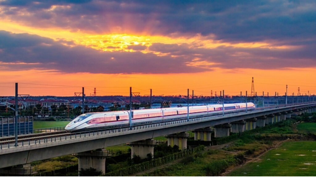 Le train CR450 EMU: Un Symbole De L’Innovation Technologique En Chine